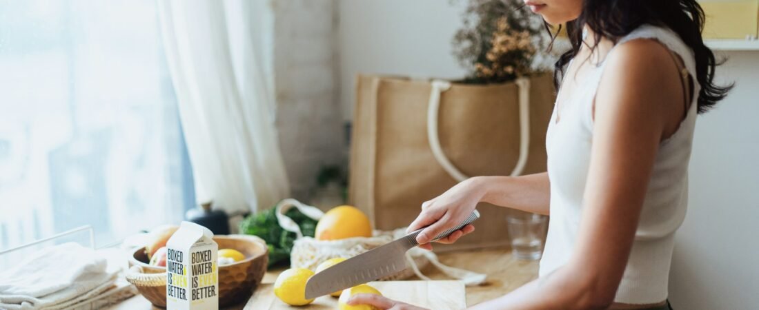 Como montar um cardápio semanal saudável e prático para mulheres com rotina corrida