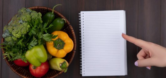 A importância da privacidade na escolha de alimentos saudáveis e o papel dos totens